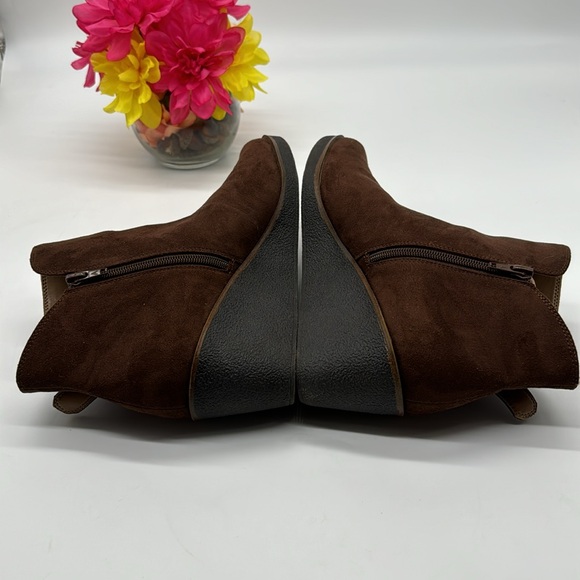 Aerosoles Brown Suede Wedge Ankle Boots Size 12 MCA6421K - Picture 5 of 7